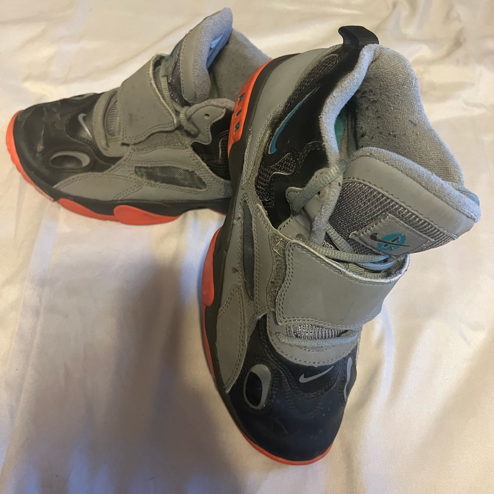 Nike Air Speed Turf Grey Black Orange 535735-036 Basketball Shoes Kids Size 7Y
